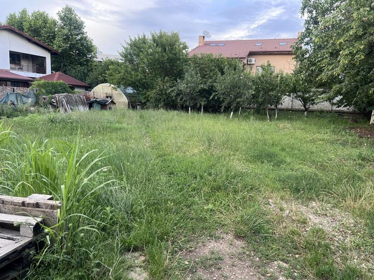 Teren Construcții intravilan de 749.90002441406 mp, în Nord-Est