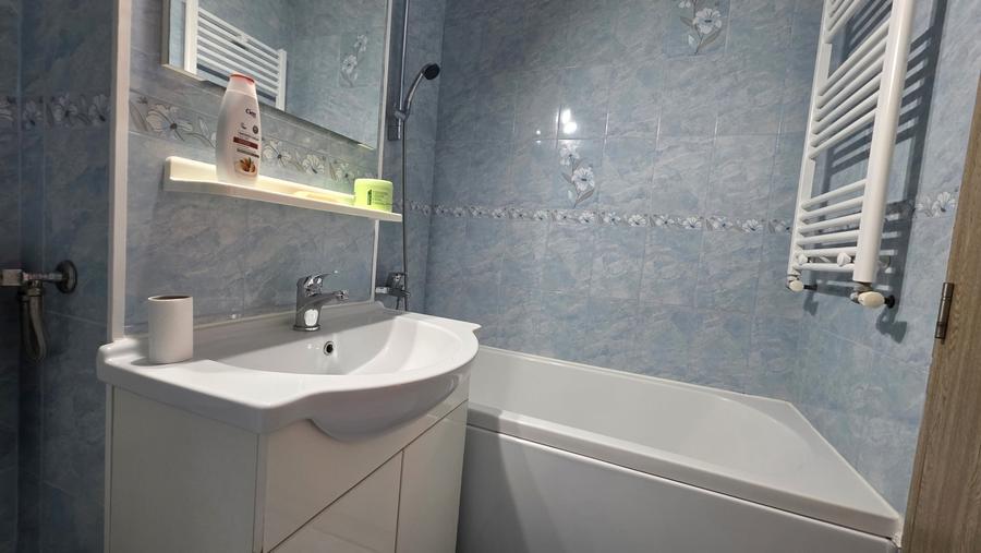 Apartament cu 2 camere decomandat, mobilat în Dâmbovița