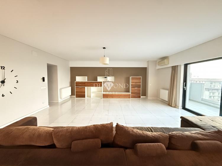 Apartament cu 3 camere decomandat în Aviației