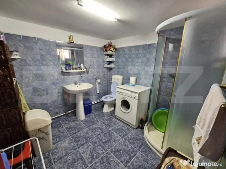 Casă cu 5 camere cu Teren 295 Mp în Strejnicu