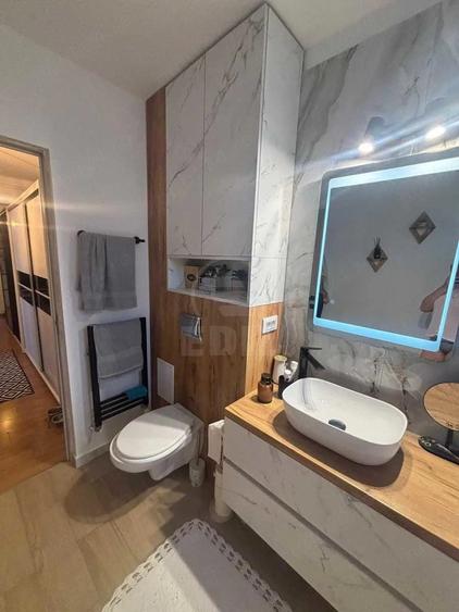 Apartament cu 2 camere decomandat în Florești