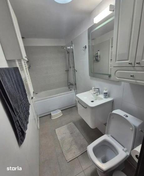 Apartament cu 3 camere decomandat în 13 Septembrie