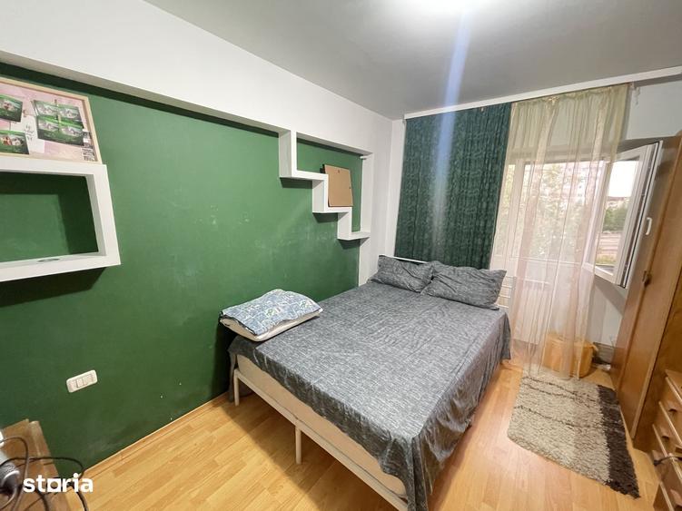 Apartament cu 3 camere decomandat în Nicolina