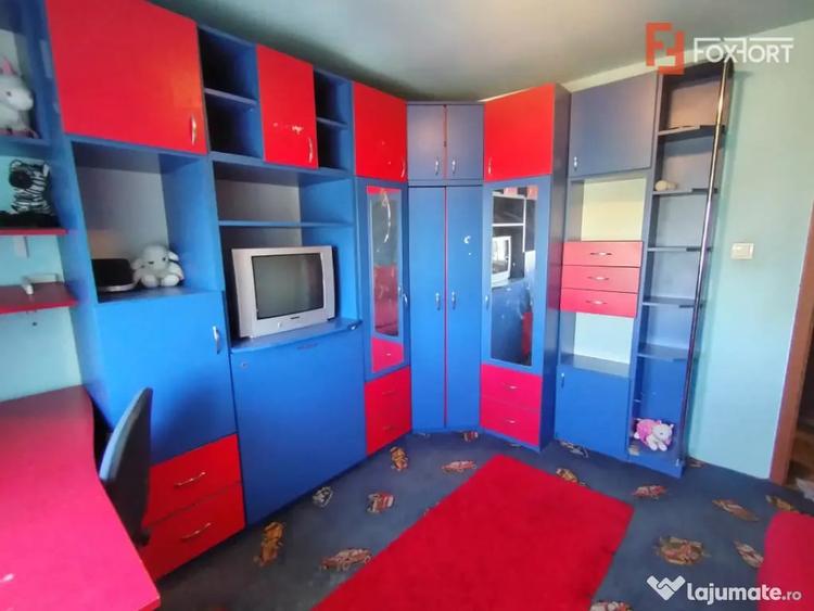 Apartament cu 2 camere decomandat în Girocului