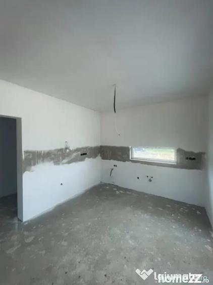 Casă cu 5 camere cu Teren 530 Mp în Satu Nou de Jos