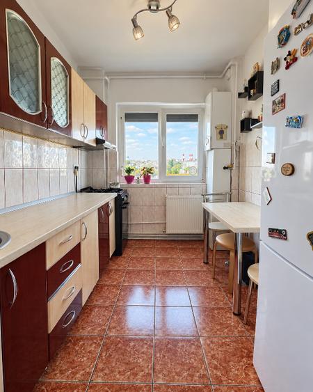 Apartament cu 2 camere semidecomandat, mobilat în Micălaca