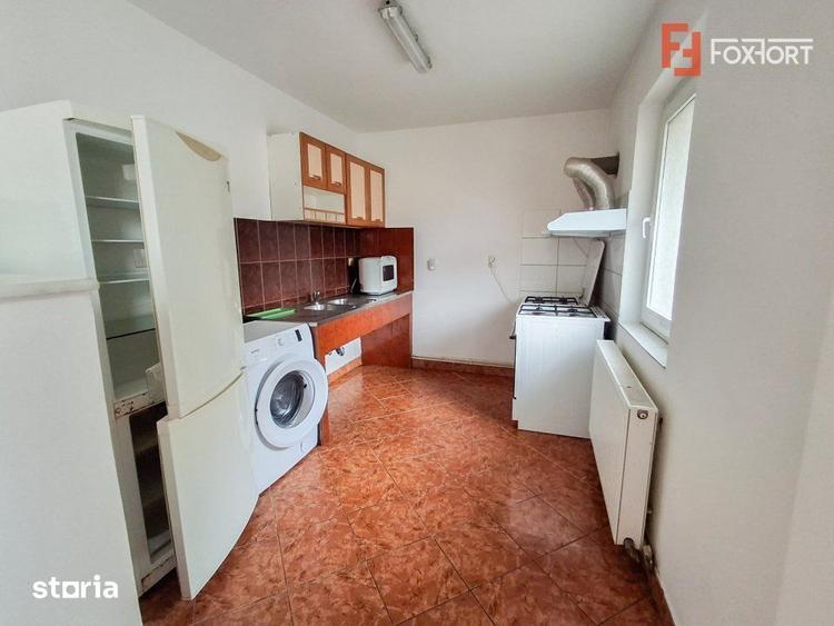 Apartament cu 3 camere nedecomandat, mobilat în Steaua