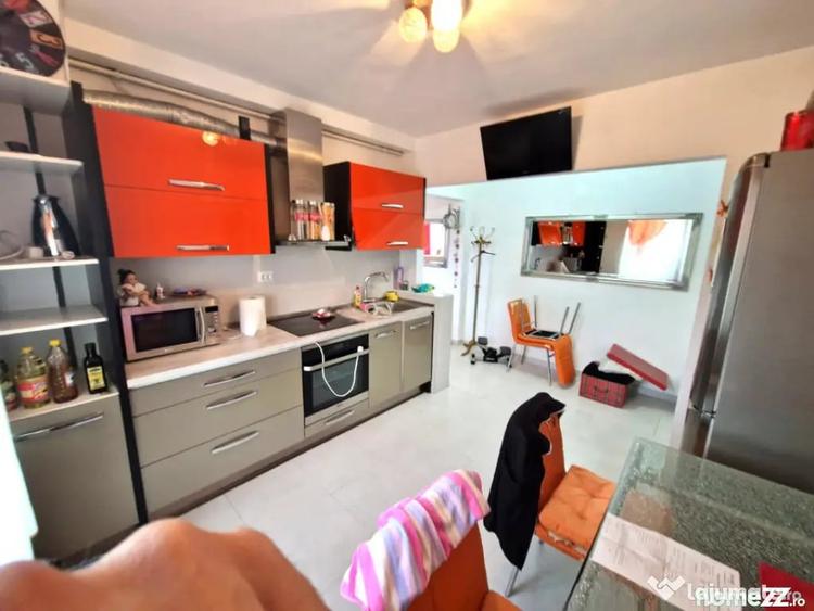 Apartament cu 4 camere decomandat în Central