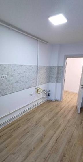 Apartament cu 2 camere decomandat în Trocadero