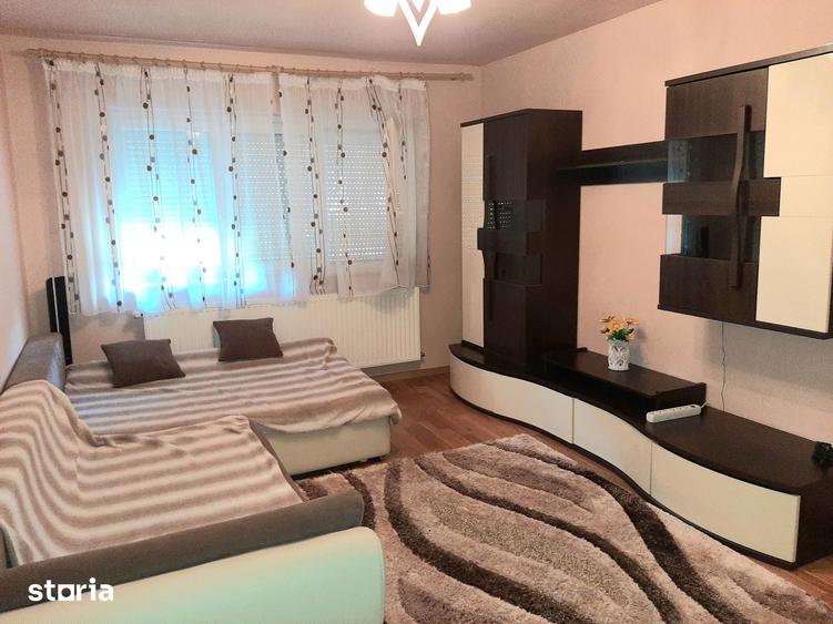 Apartament cu 3 camere semidecomandat în Micro 16 — fotografia 1