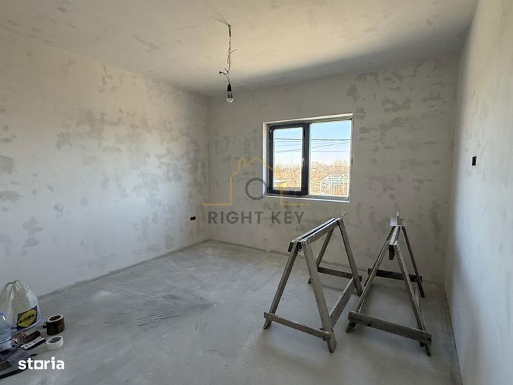 Casă cu 4 camere cu Teren 250 Mp în Clinceni