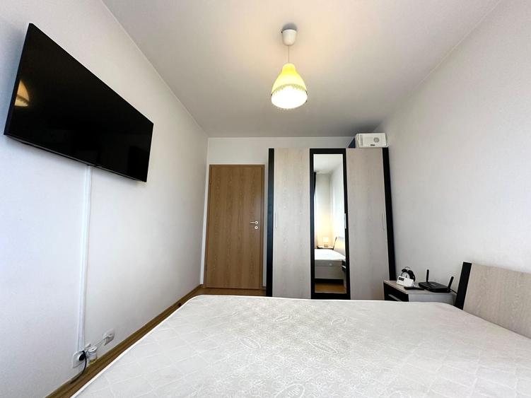 Apartament cu 3 camere decomandat, mobilat în Tractorul
