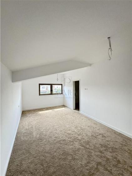 Casă individuală cu 5 camere cu Teren 460 Mp în Giroc