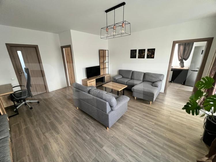 Apartament cu 2 camere semidecomandat, mobilat în Semicentral