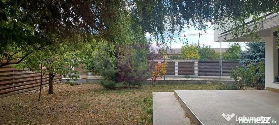 Casă cu 7 camere cu Teren 508 Mp în Săbăreni