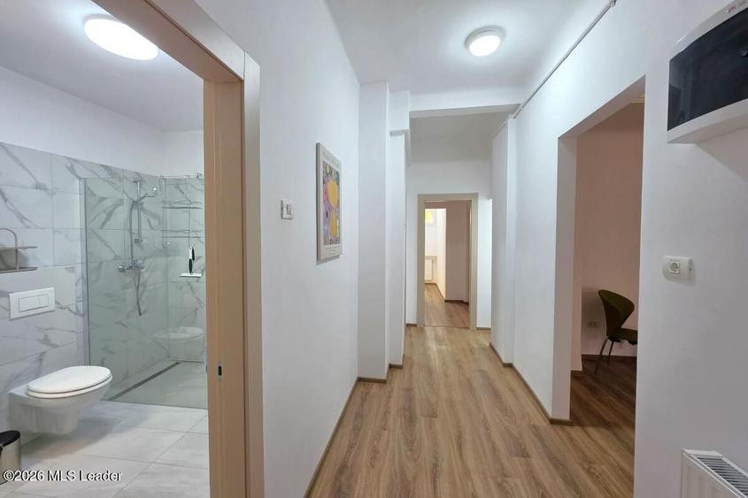Piata Romana, 4 camere 138 MP total, Etaj 2/9, renovat - utilat, liber - 39