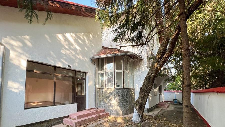 Casă individuală cu 10 camere cu Piscina în Pipera