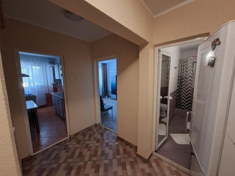 Garsonieră decomandată în Central