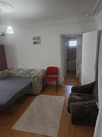 Apartament cu 2 camere semidecomandat, mobilat în Dacia