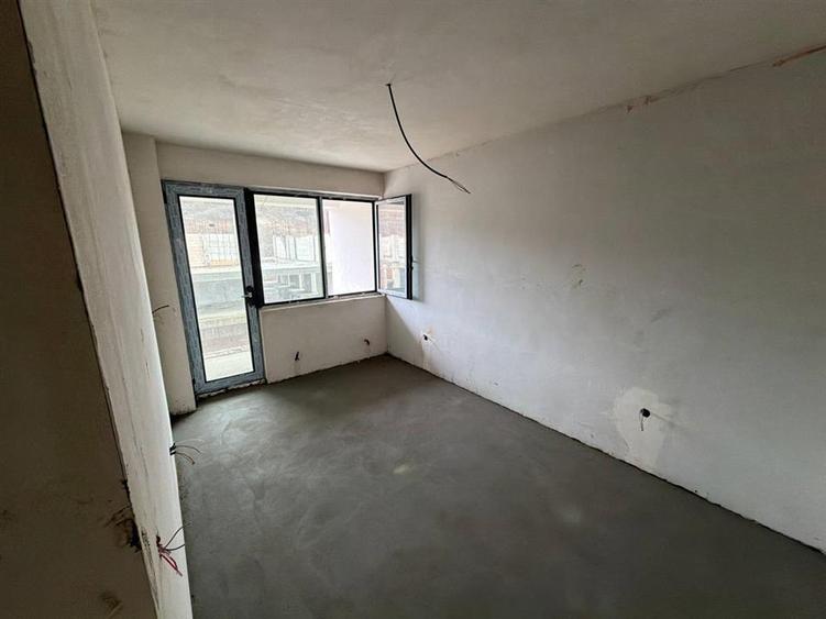 Apartament cu 2 camere decomandat în Hlincea