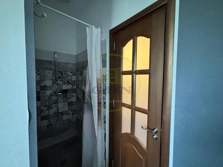Apartament cu 2 camere semidecomandat, mobilat în Sărari