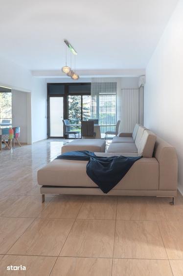 Casă cu 5 camere cu Teren 550 Mp în Agigea
