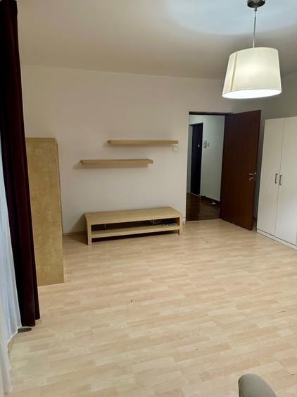 Apartament cu 2 camere decomandat în Vitan Mall