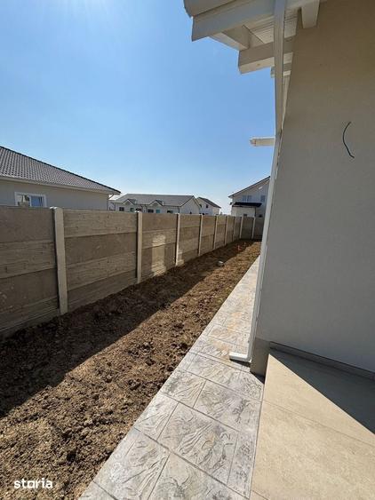 Apartament cu 3 camere în Bucovăț