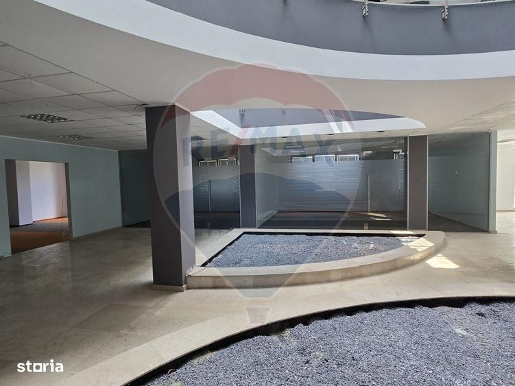 Spațiu comercial, de 1,300 mp, în Sud