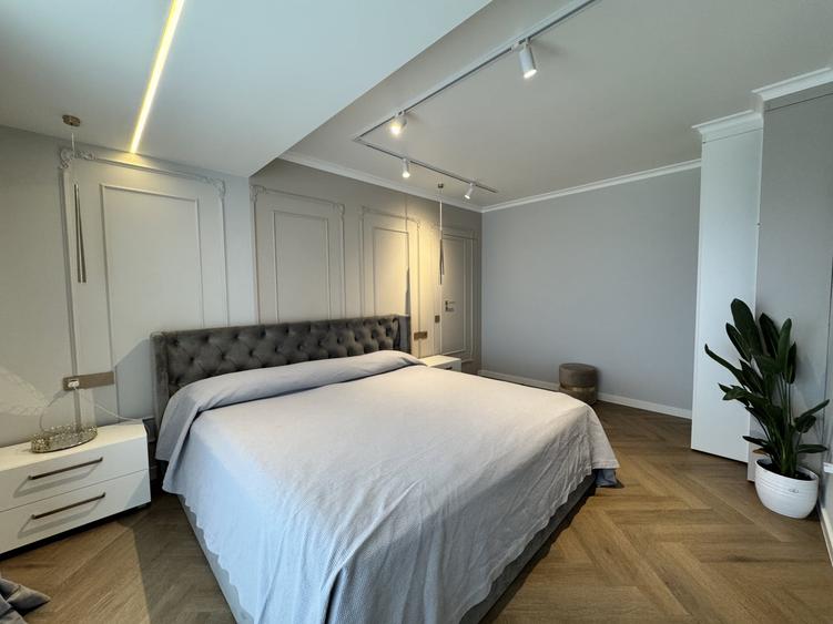 Apartament cu 3 camere semidecomandat, mobilat în Florești