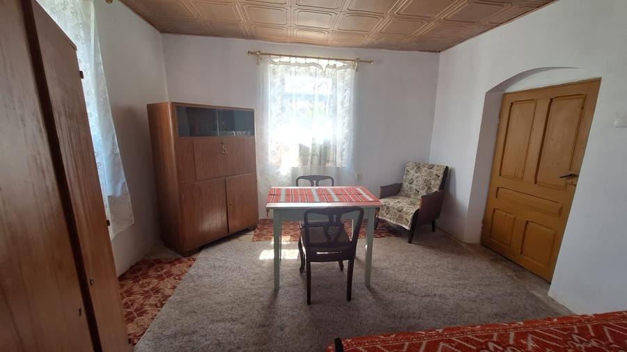 Casă cu 4 camere în Poiana Mare