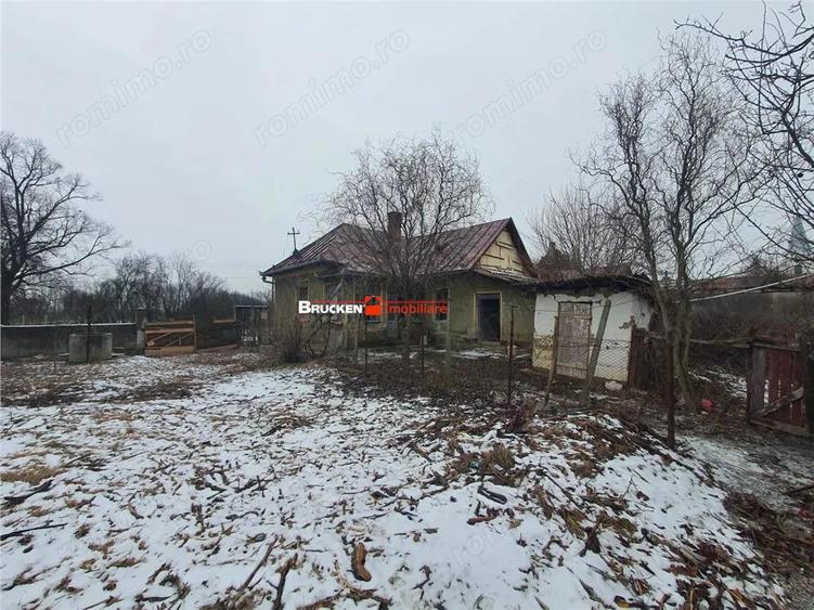 Casă cu Teren 9504 Mp în Poclușa de Barcău