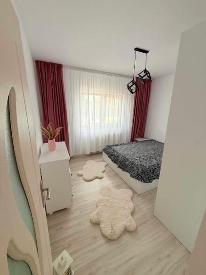 Apartament cu 3 camere decomandat, mobilat în Vișan