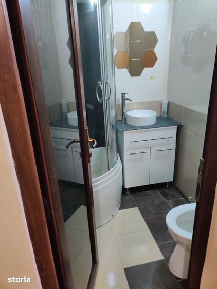 Apartament cu 3 camere decomandat în Exterior Vest