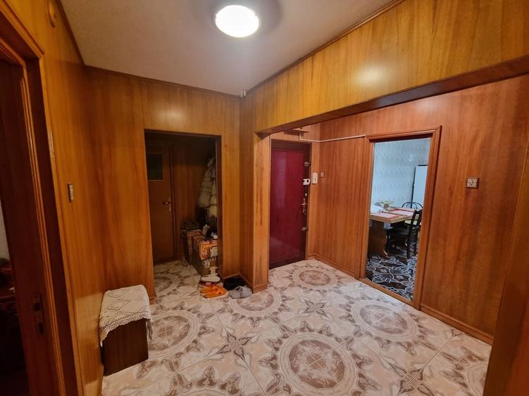 Apartament cu 4 camere decomandat, mobilat în Faleza Nord