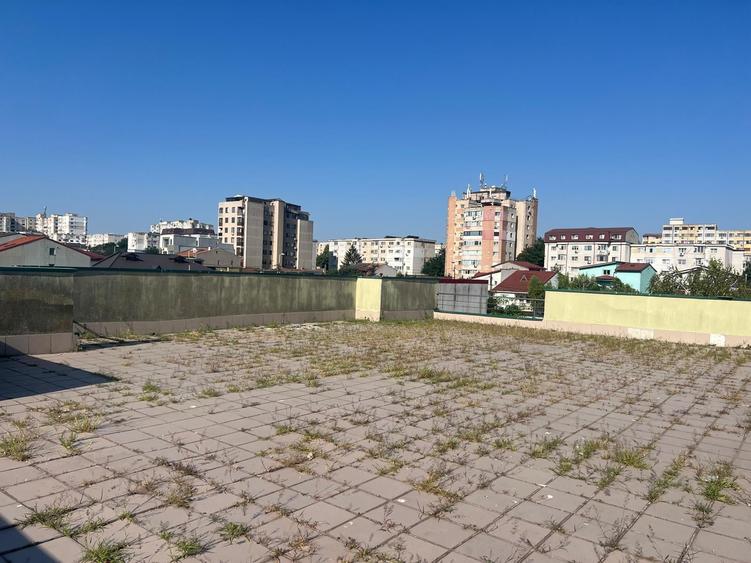 Casă individuală cu 5 camere cu Garaj în Coiciu