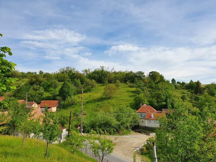 Casă cu 4 camere cu Teren 280 Mp în Periferie