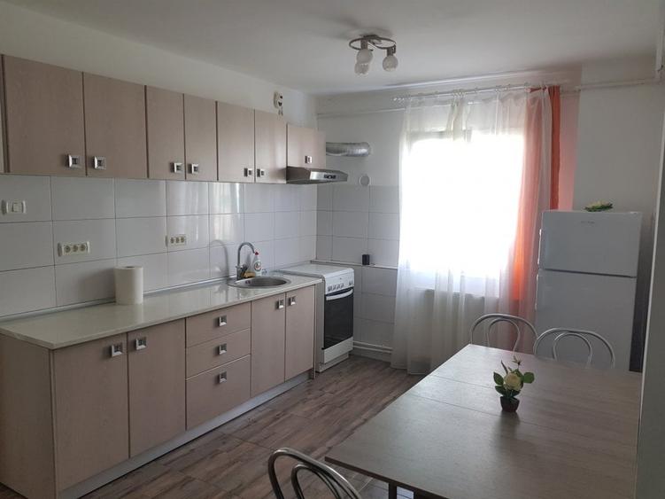 Apartament cu 2 camere semidecomandat în Micro I