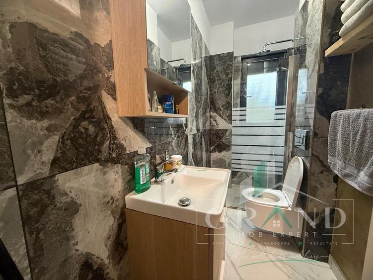 Apartament cu 3 camere semidecomandat, mobilat în Bună Ziua