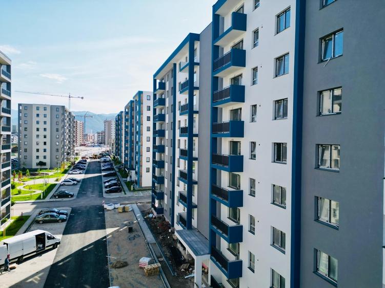 Apartament cu 2 camere decomandat în Tractorul — fotografia 1