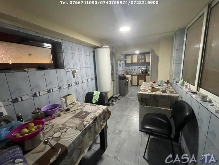 Casă individuală cu 6 camere cu Garaj în Drăguțești
