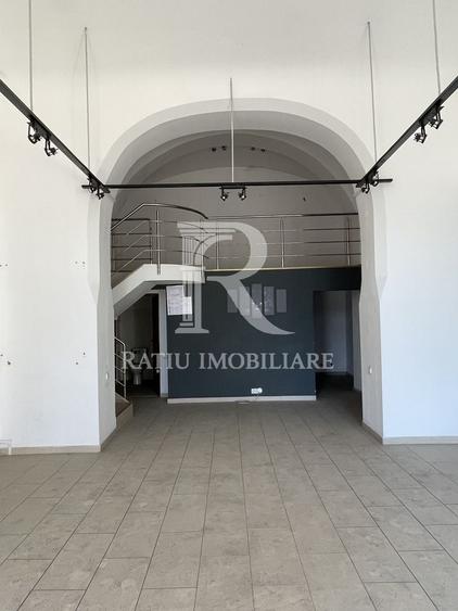 Spațiu comercial, de 59.400001525879 mp, în Central