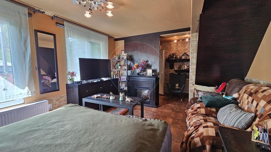 Casă individuală cu 3 camere cu Teren 4456 Mp în Dorna-Arini