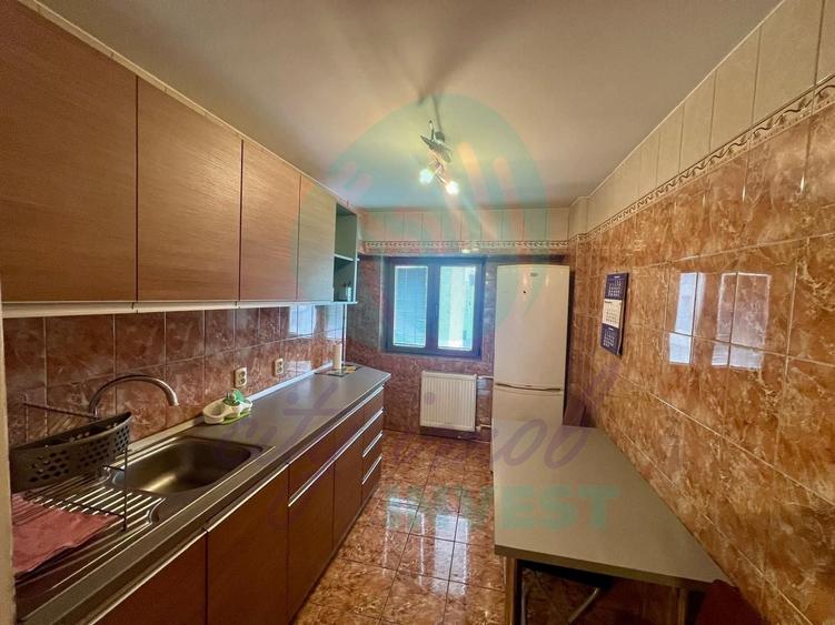 Apartament cu 3 camere decomandat, mobilat în Unirii