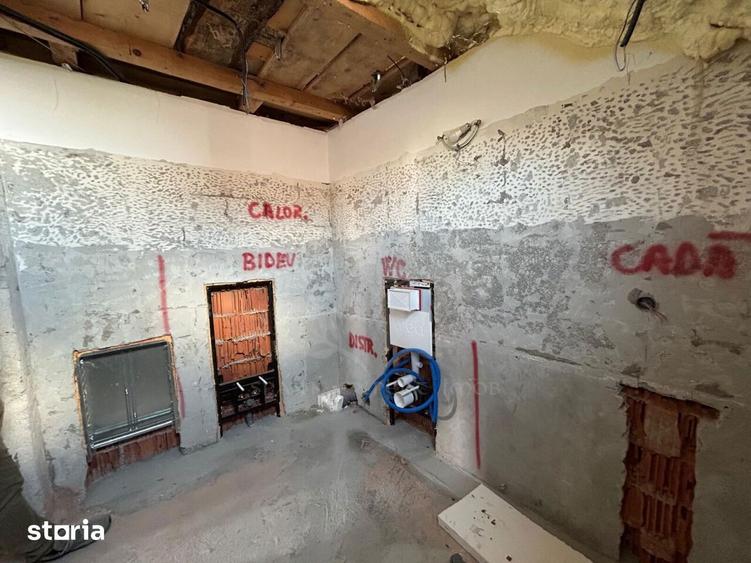 Casă cu 6 camere cu Teren 467 Mp în Crevedia