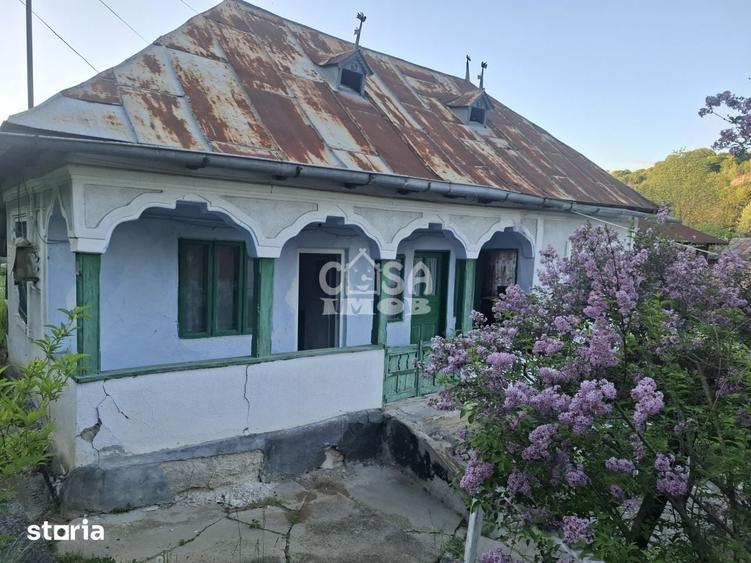 Casă cu 3 camere cu Teren 2000 Mp în Mănești