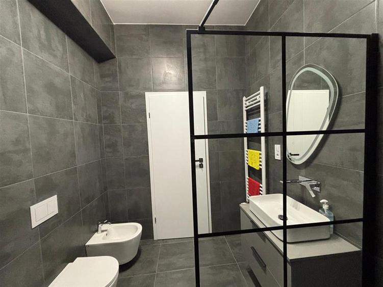 Apartament cu 3 camere semidecomandat, mobilat în Hipodrom 3