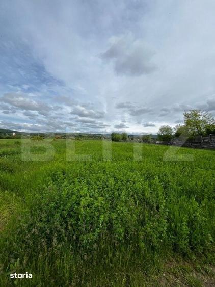 Teren de 2800 mp, în Feldru