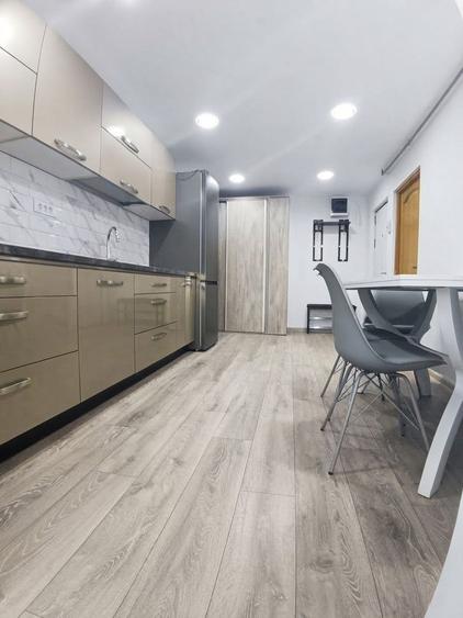 Apartament cu 2 camere decomandat, mobilat în Brătianu