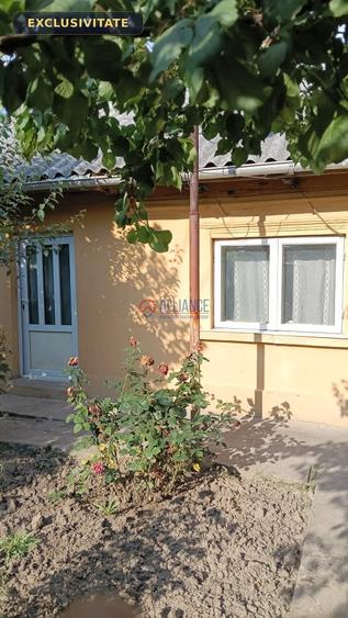 Casă cu 2 camere nedecomandat cu Canalizare în Brătianu